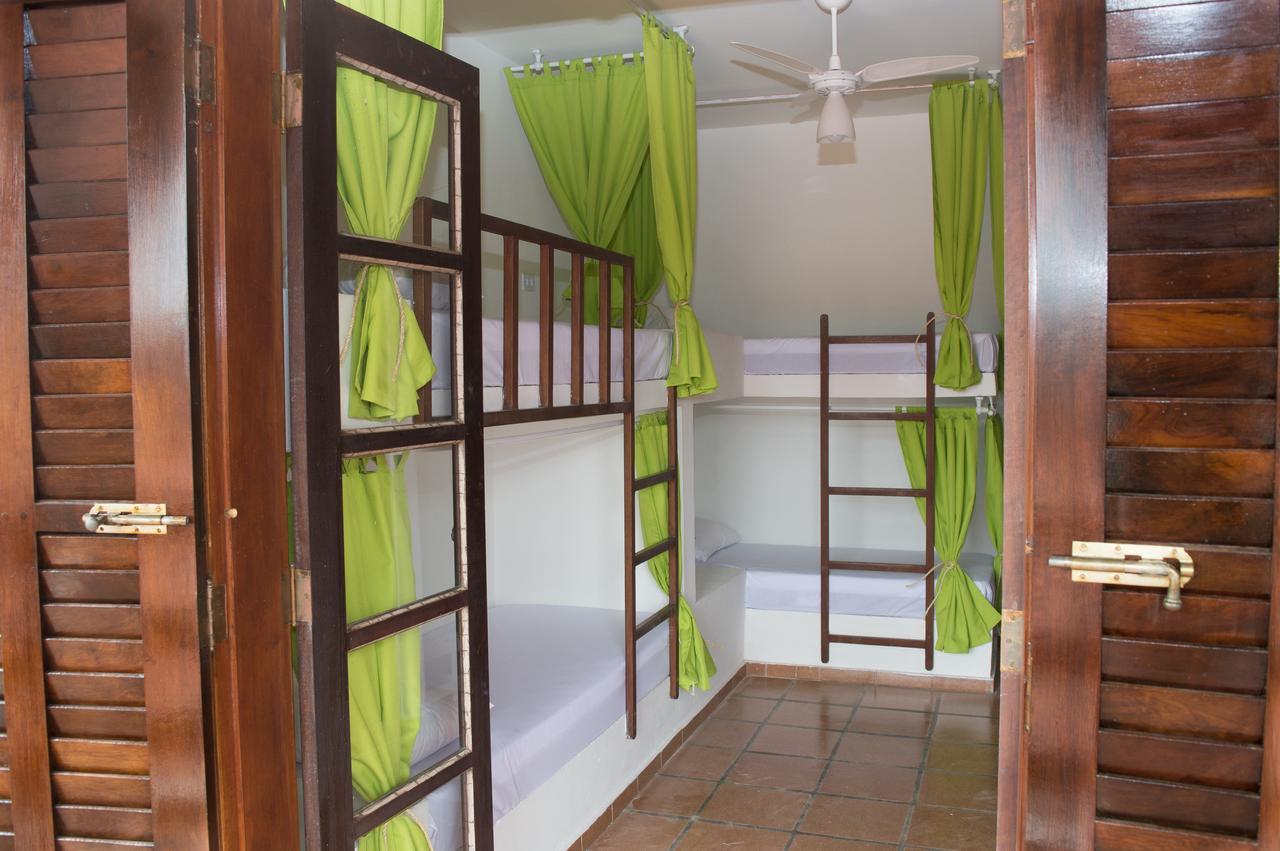 אובטובה Santo Quintal Hostel מראה חיצוני תמונה