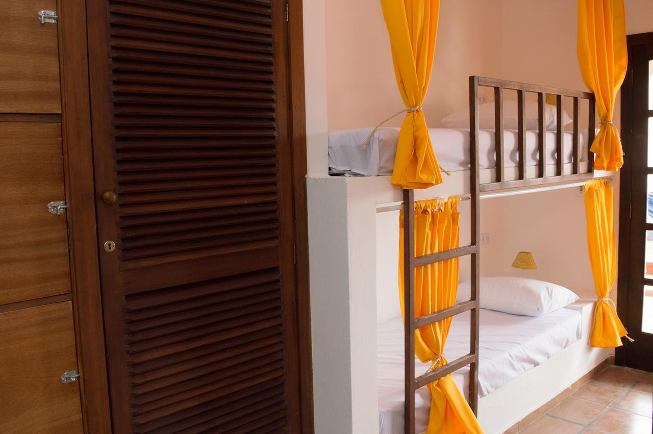 אובטובה Santo Quintal Hostel מראה חיצוני תמונה