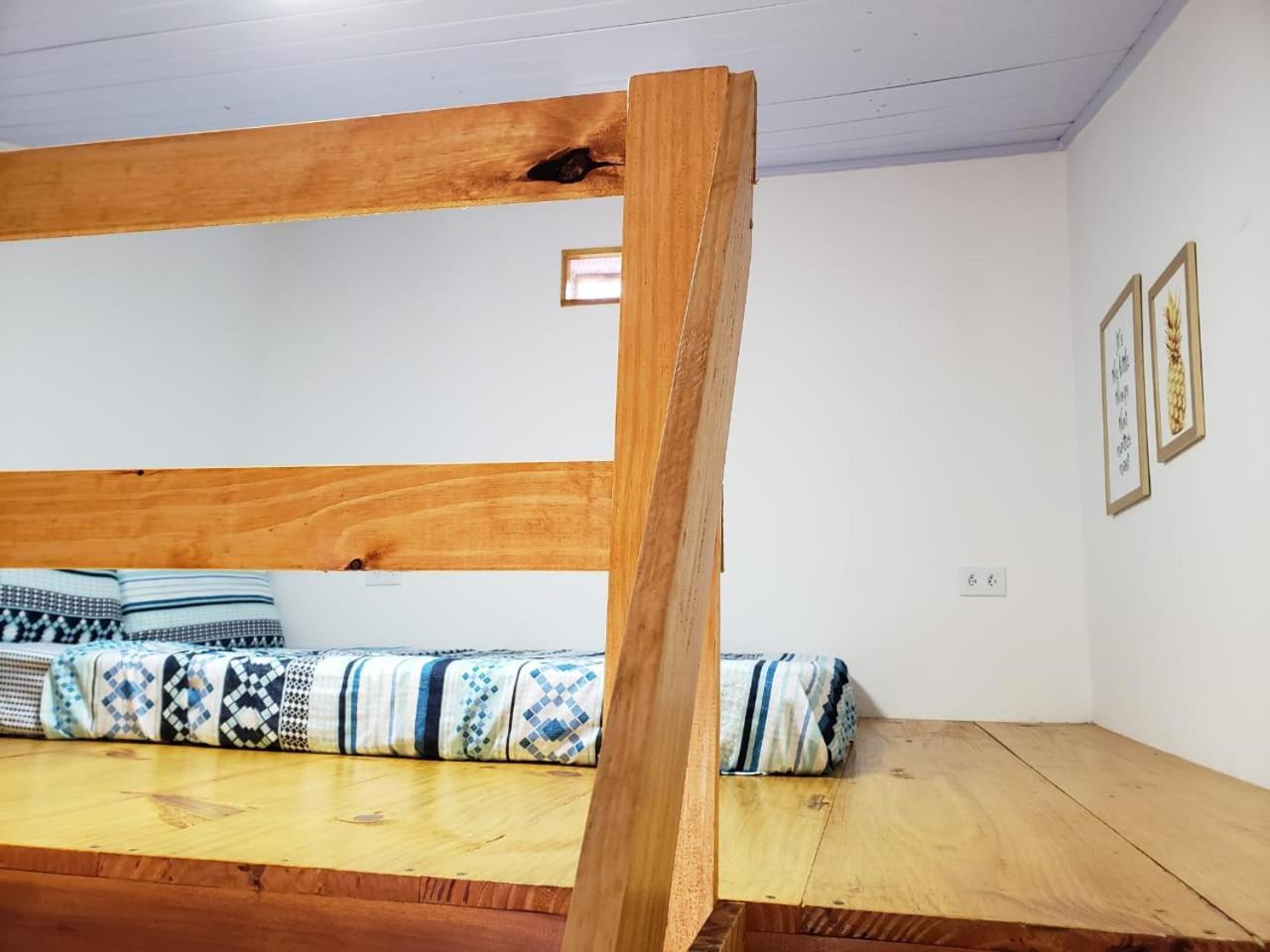אובטובה Santo Quintal Hostel מראה חיצוני תמונה